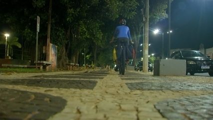 Professor que vai pedalar 15 mil km para produzir vídeos para aulas está em Barra Bonita
