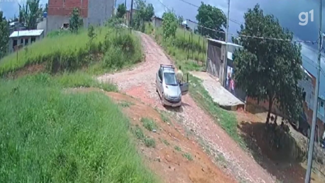 Vídeo mostra carro parado em local onde menina achada morta foi vista pela última vez Vídeo mostra carro parado em local onde menina achada morta foi vista pela última vez