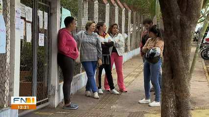 Manifestantes exigem explicações sobre supostos estupros em escola em Presidente Prudente Manifestantes exigem explicações sobre supostos estupros em escola em Presidente Prudente