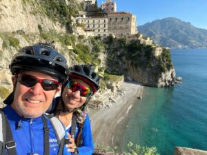 Casal que pedalou por 20 cidades italianas em 14 dias lança livro em Bauru sobre cicloturismo | Bauru e Marília