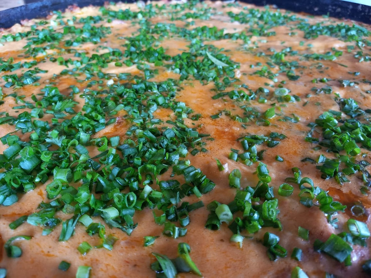 Com carne moída, calabresa e linguiça toscana, aprenda a preparar Polenta no Tacho